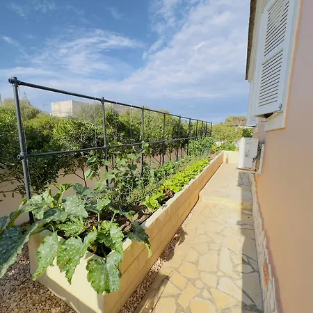 Rafael, Con Piscina, Jardin. Barbacoa Y Tranquilidad *